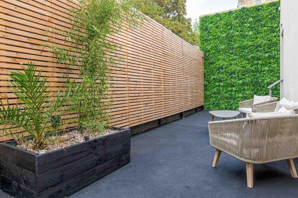 Modern, Relaxing 1 Bed Apartment Bath Exterior photo